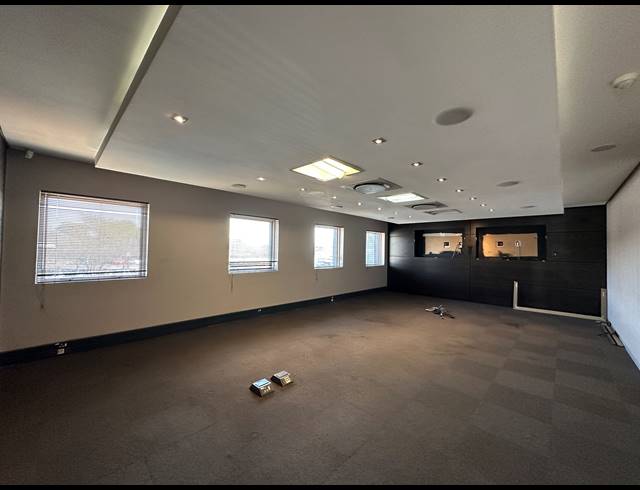 509.30M² OFFICE TO LET IN HIGHVELD
